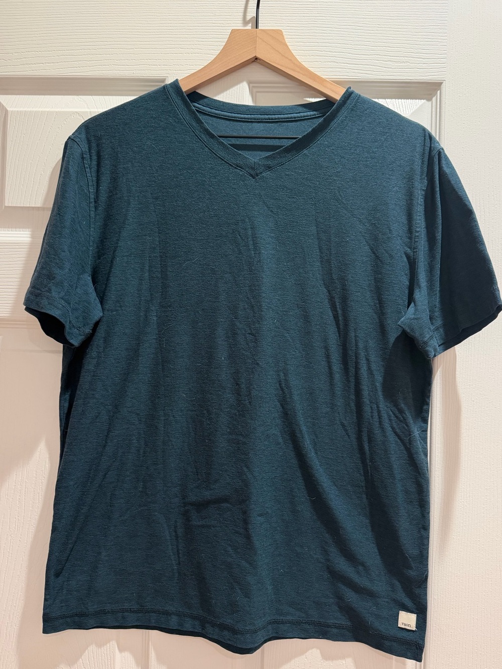 Vuori Men's V-Neck Short Sleeve Tee